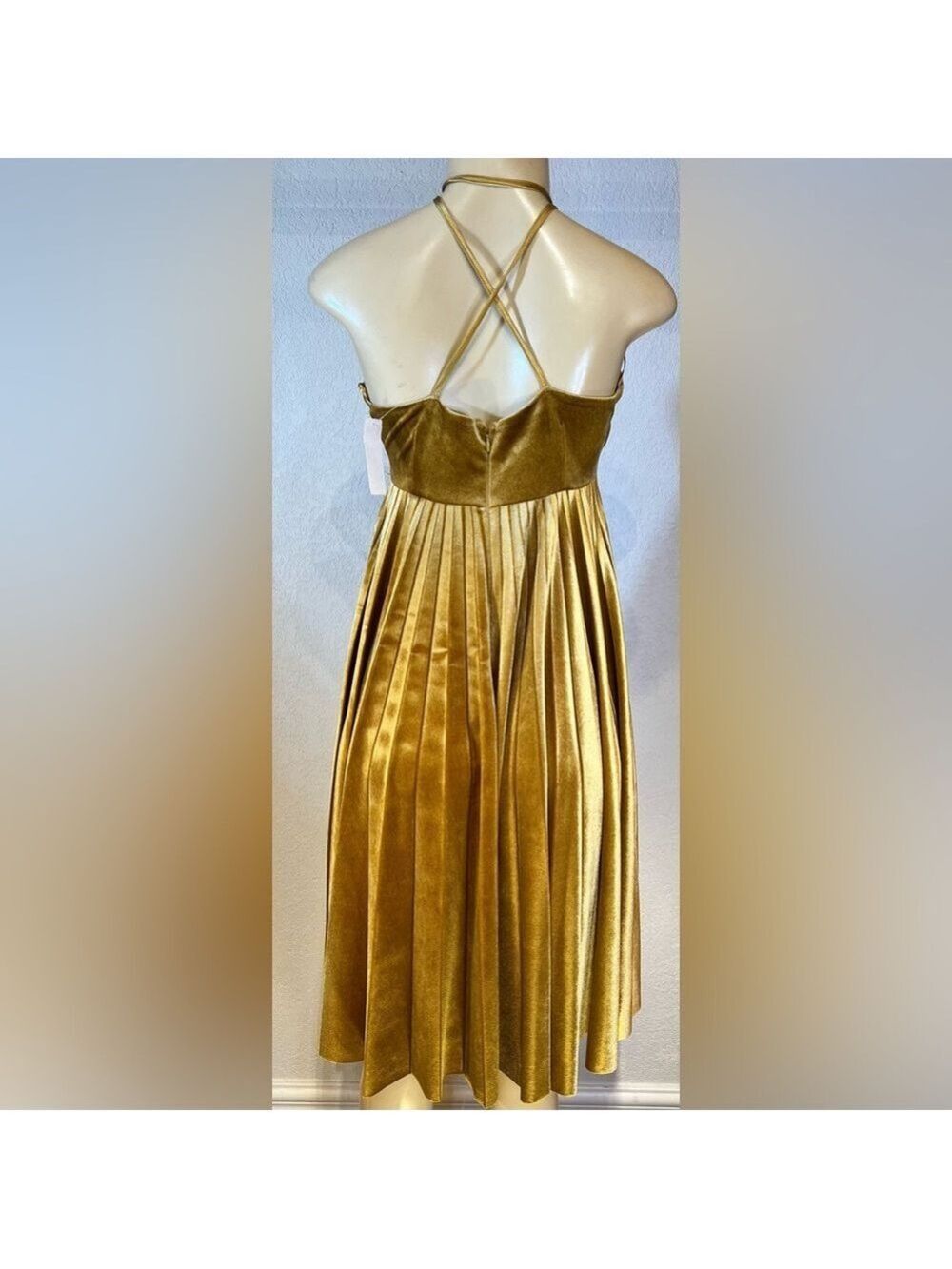 Gianni Bini Gold Velvet Dress Size Small NWT $159 - Picture 6 of 8